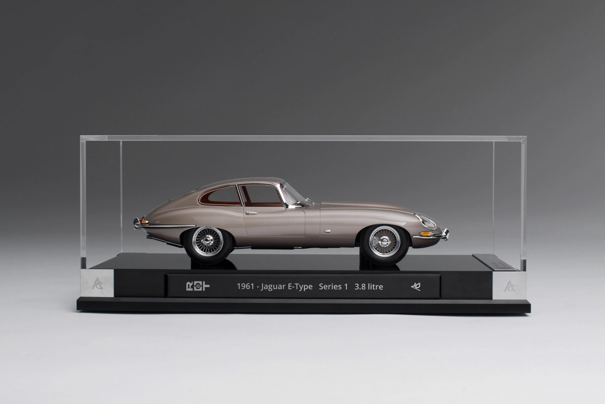 Amalgam Collection - Jaguar E-Type Coupe Road & Track 1:18 Scale