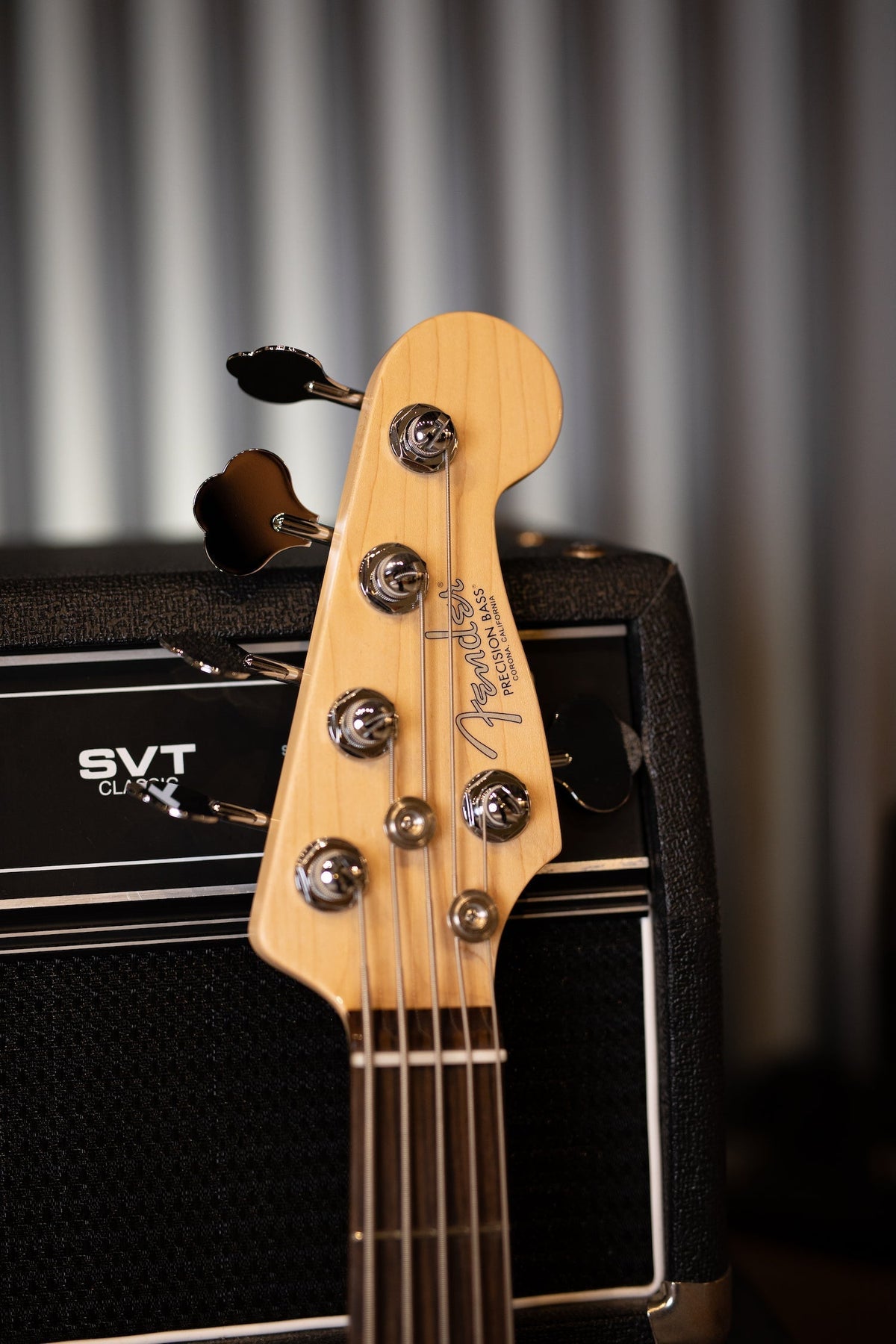 Fender American Professional Precision Bass V - 3-Tone Sunburst