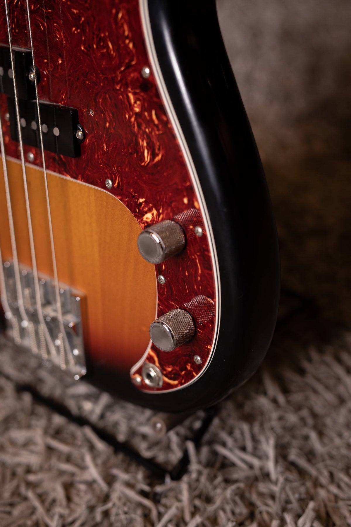 2006 Fender P-Bass 60th Anniversary - 3-Tone Sunburst