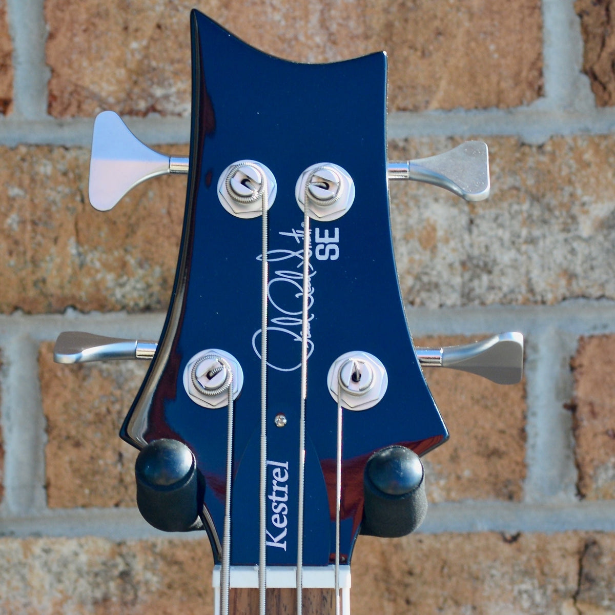 PRS SE Kestrel Bass Tri-Color Sunburst
