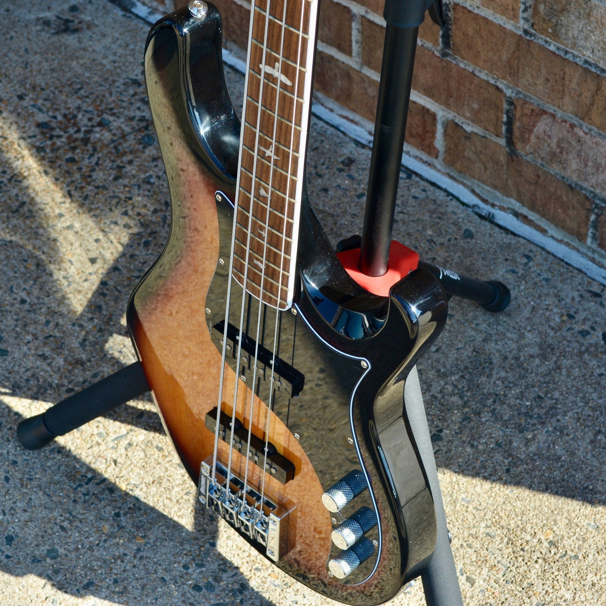 PRS SE Kestrel Bass Tri-Color Sunburst