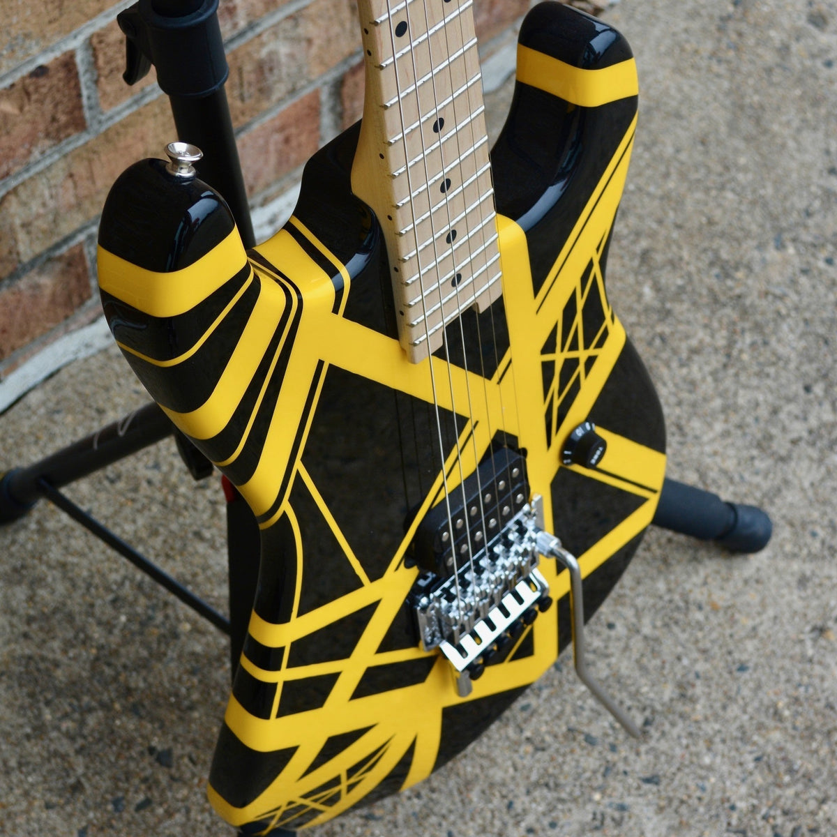 EVH USED  Striped Series Black with Yellow Stripes