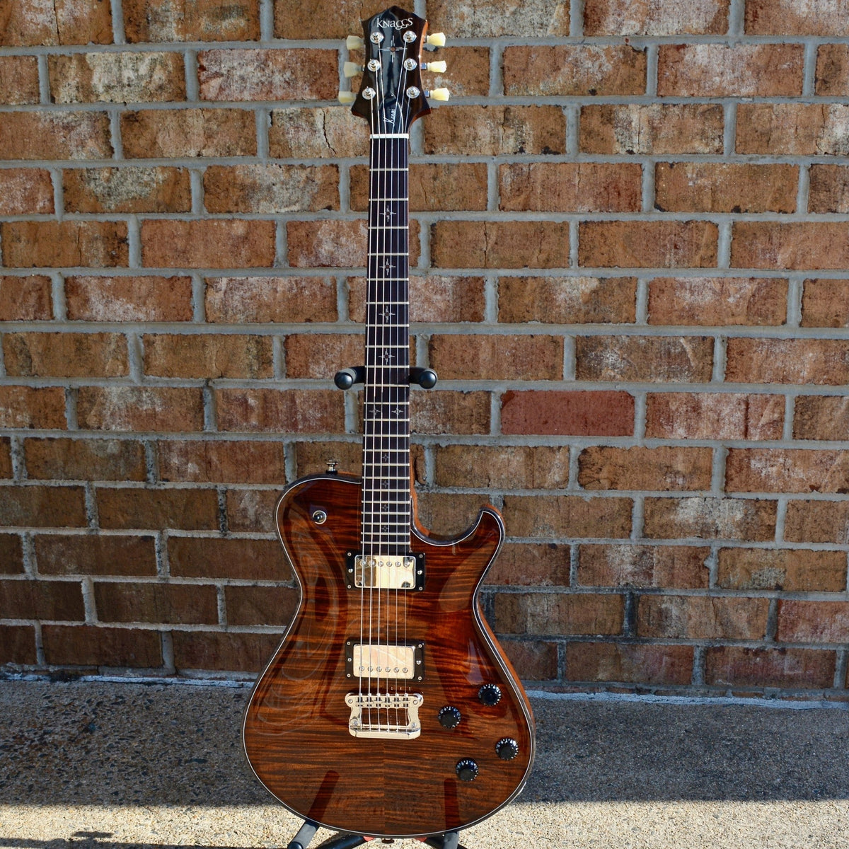 Knaggs Kenai Aged Scotch/Onyx Binding