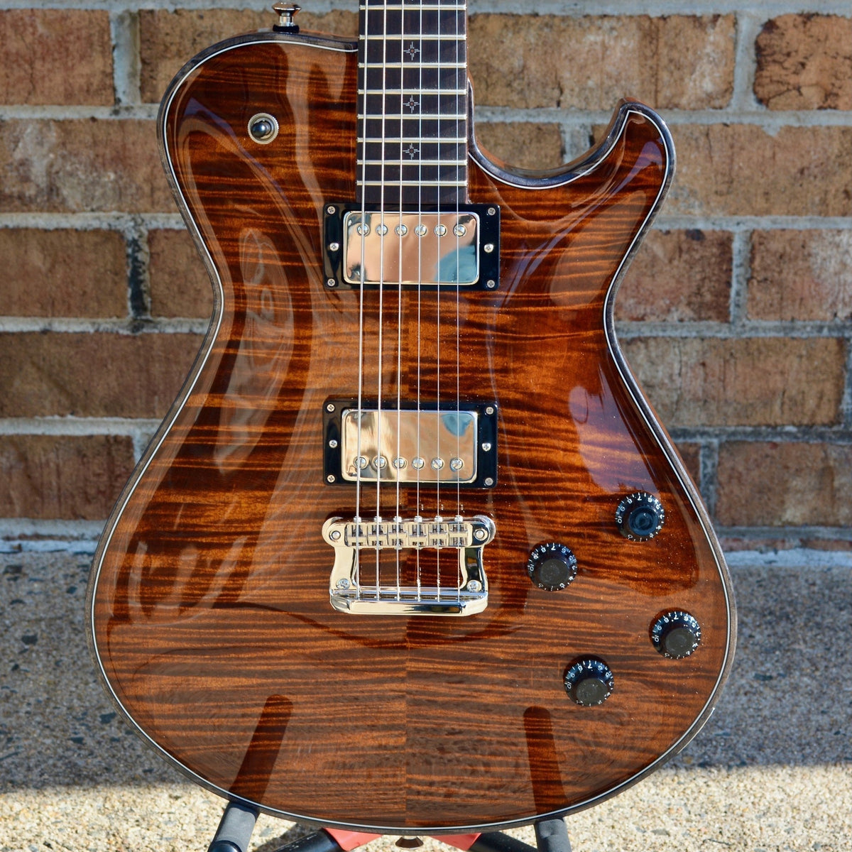 Knaggs Kenai Aged Scotch/Onyx Binding