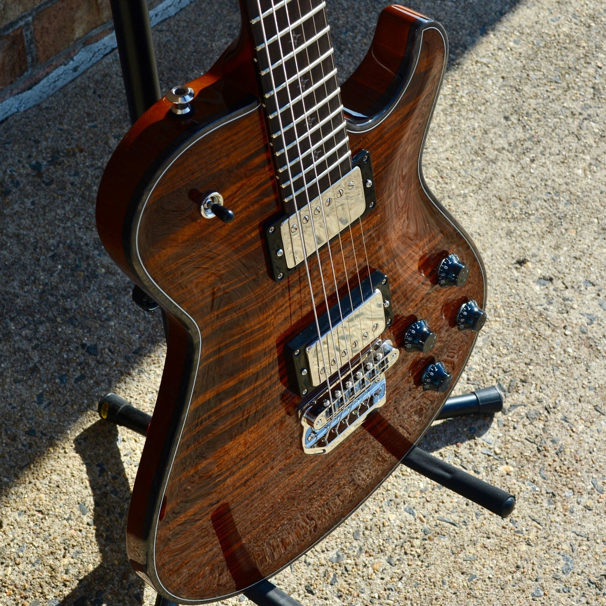 Knaggs Kenai Aged Scotch/Onyx Binding