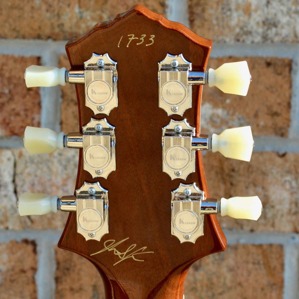Knaggs Kenai Aged Scotch/Onyx Binding