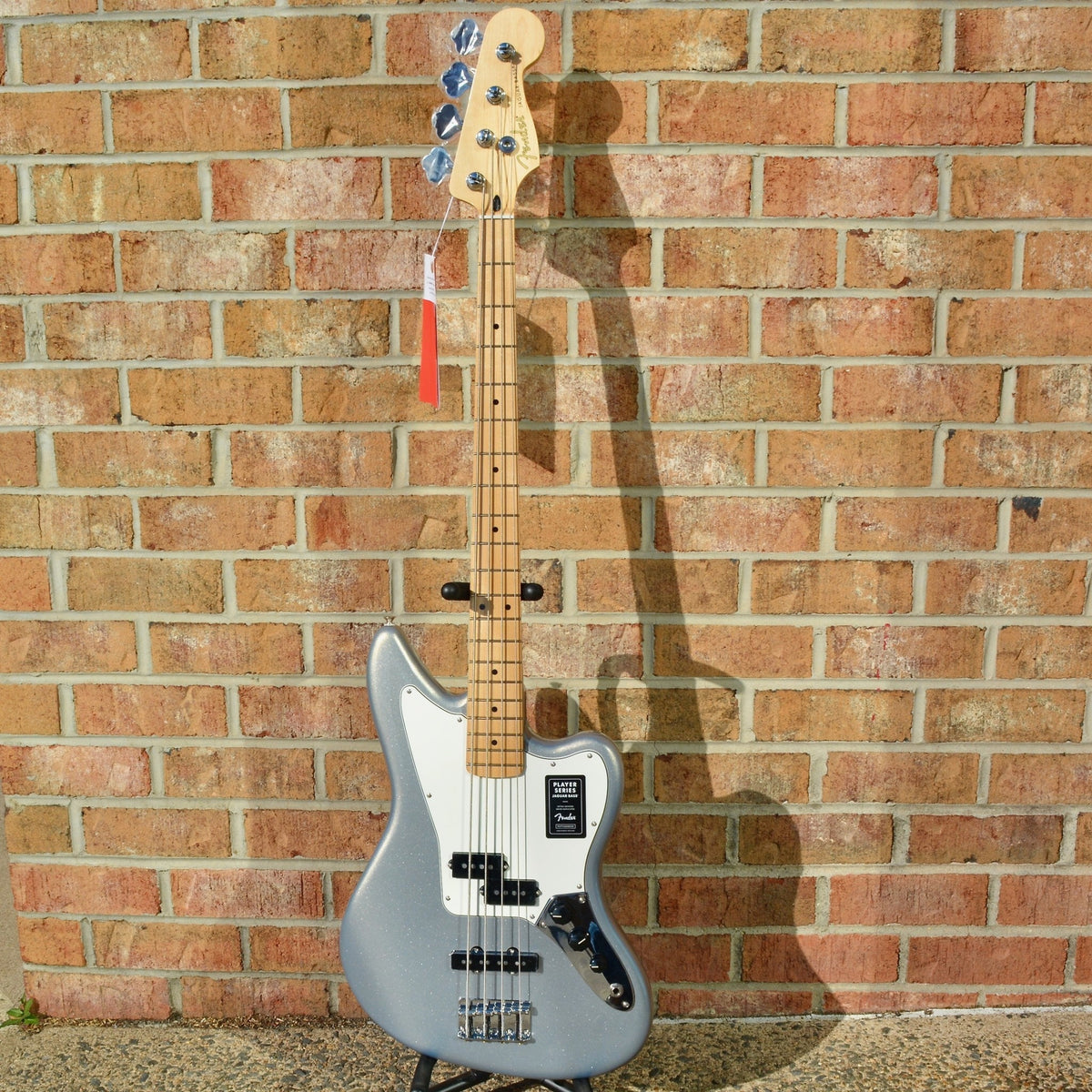 Fender Player Jaguar® Bass, Maple Fingerboard, Silver