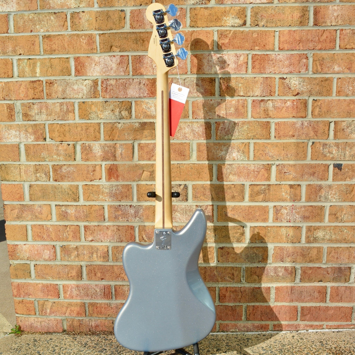 Fender Player Jaguar® Bass, Maple Fingerboard, Silver