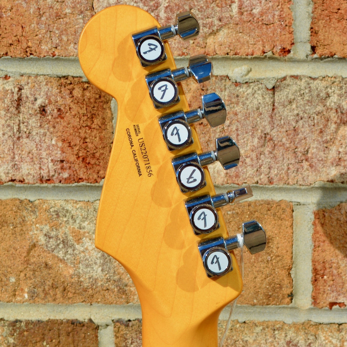 Fender American Ultra Luxe Stratocaster®, Maple Fingerboard, Plasma Red Burst