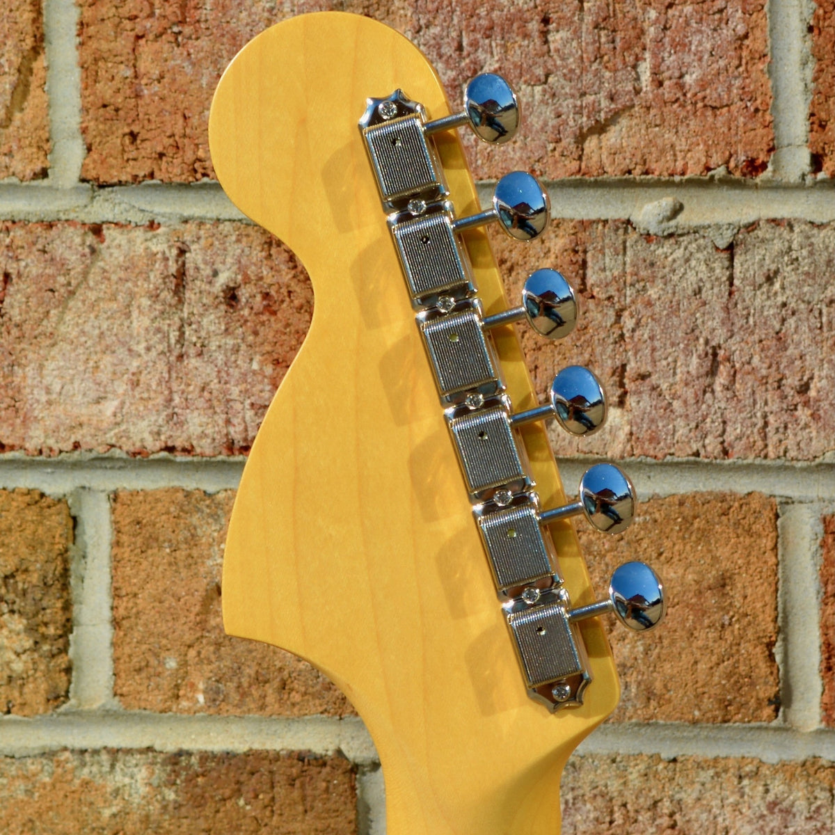 Fender JV Modified '60s Stratocaster®, Maple Fingerboard, Olympic White