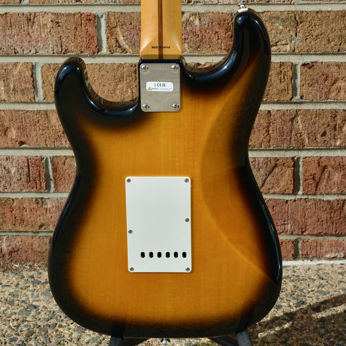 Fender JV Modified '50s Stratocaster® HSS, Maple Fingerboard, 2-Color Sunburst