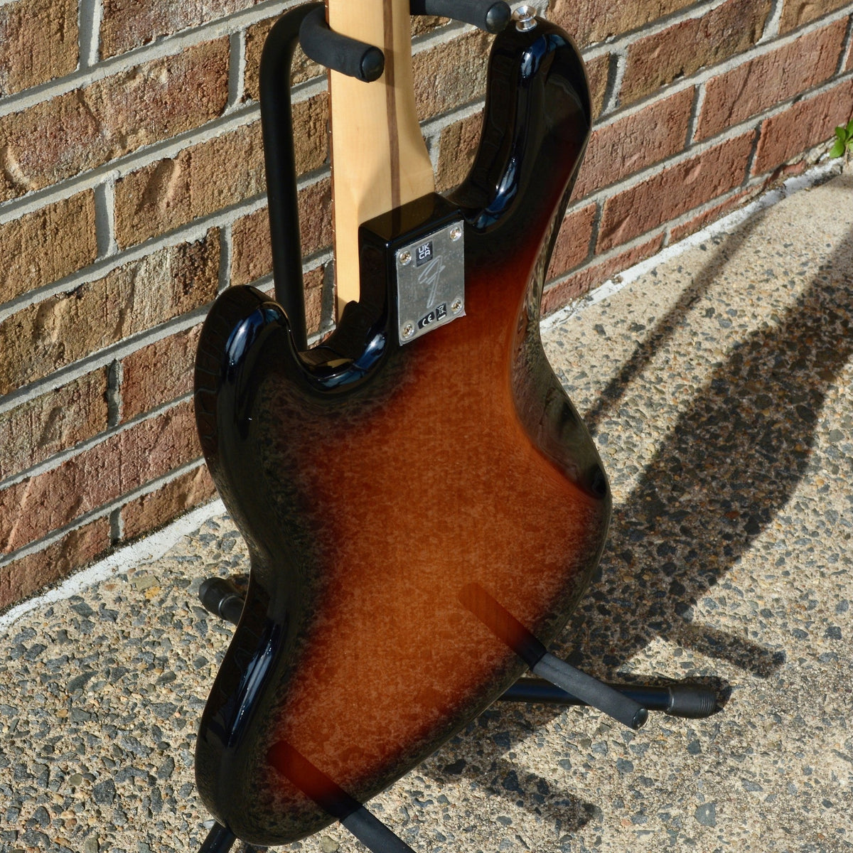 Fender Player Jazz Bass® Fretless, Pau Ferro Fingerboard, 3-Color Sunburst