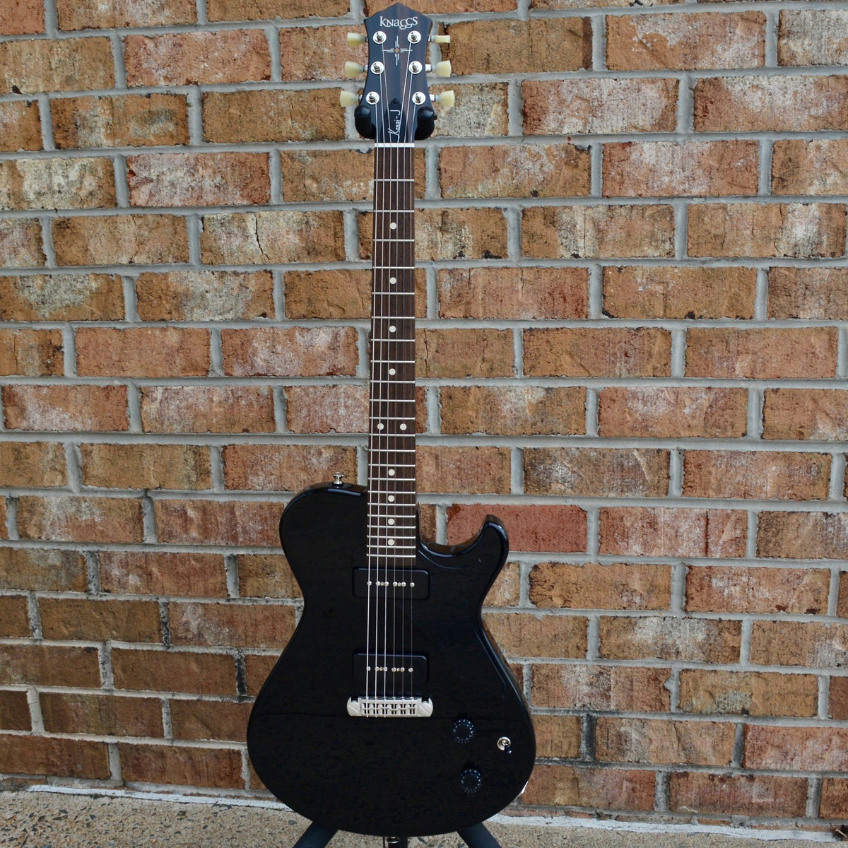 Knaggs Kenai "J" Black
