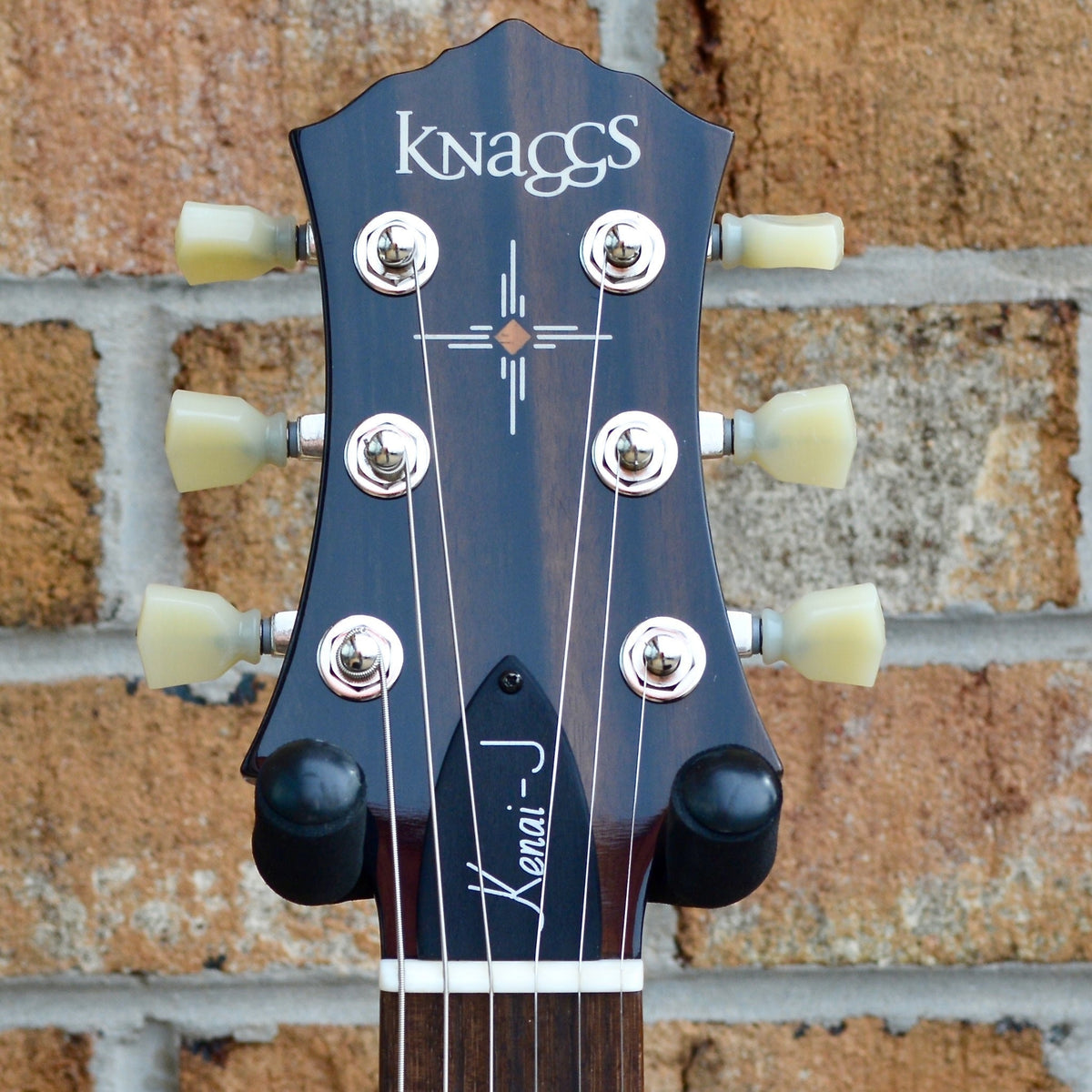Knaggs Kenai "J" Black