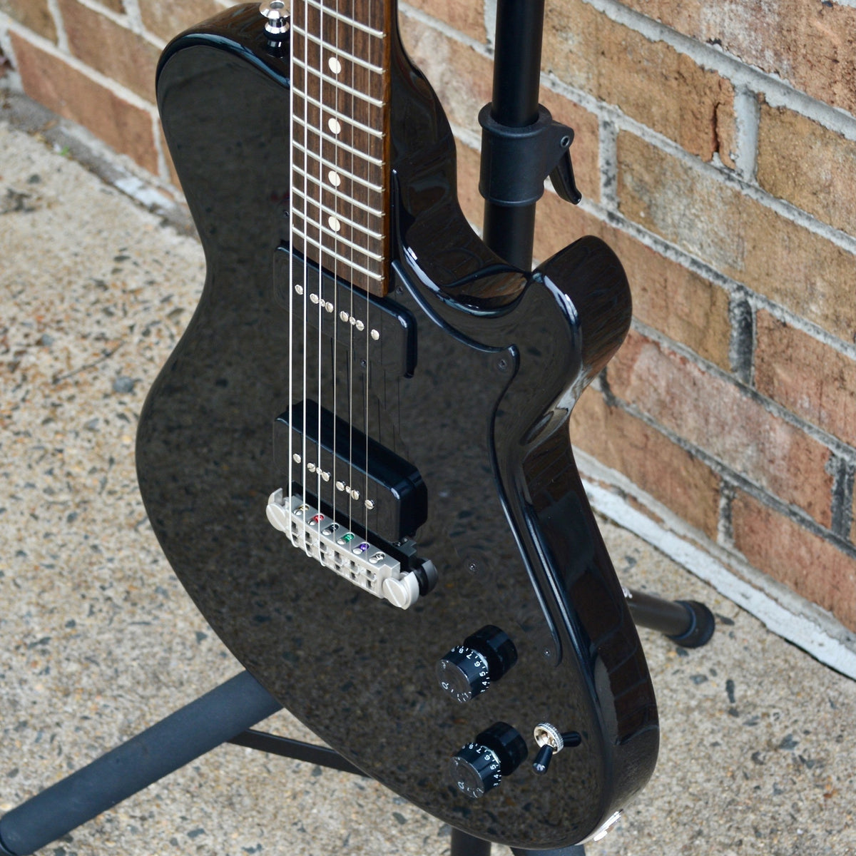 Knaggs Kenai "J" Black