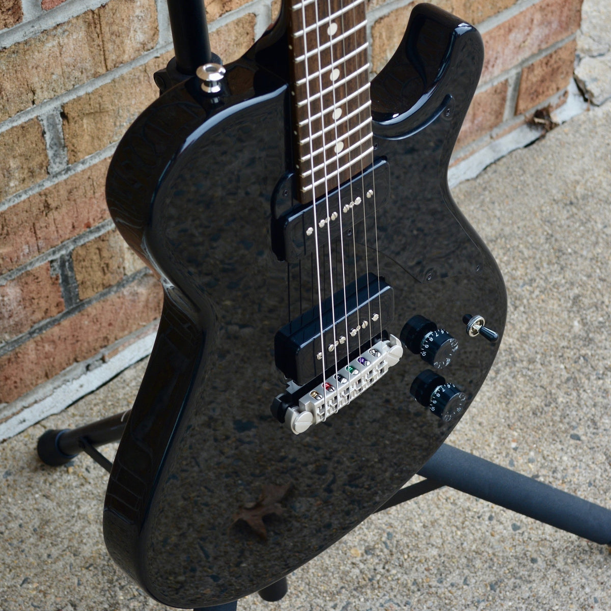 Knaggs Kenai "J" Black