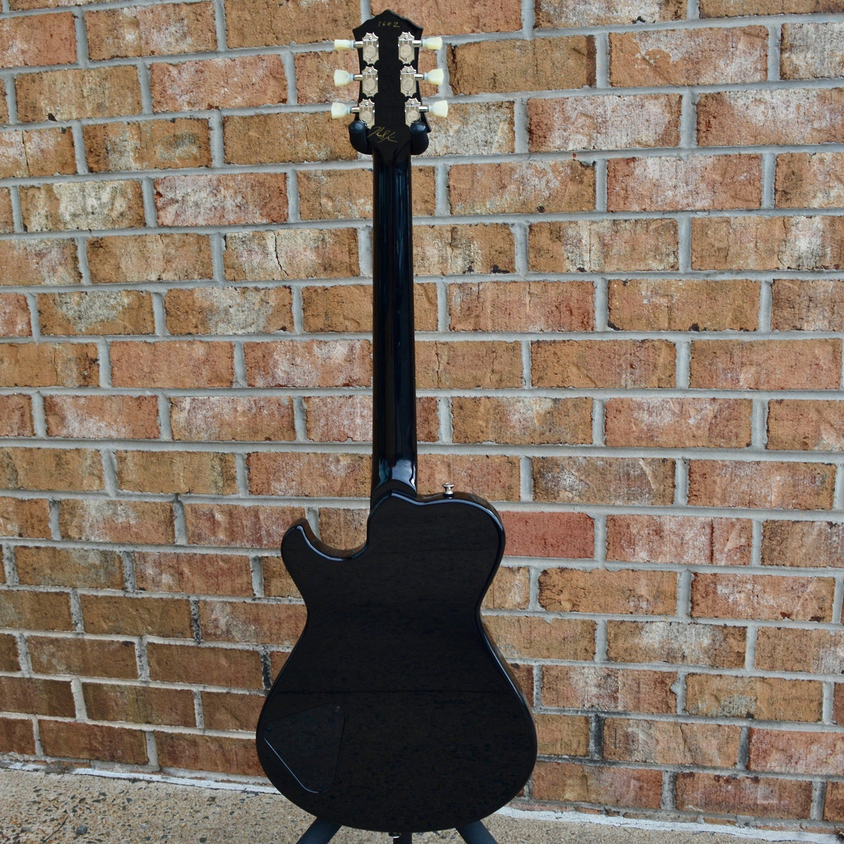 Knaggs Kenai "J" Black