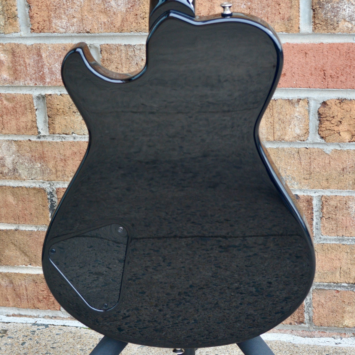 Knaggs Kenai "J" Black