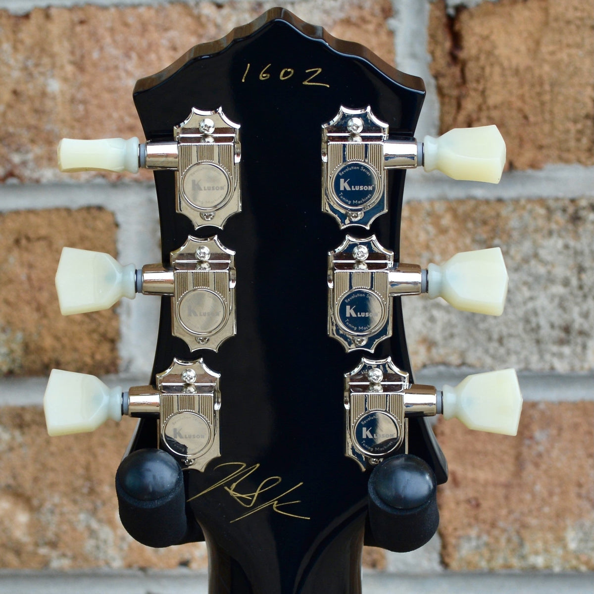 Knaggs Kenai "J" Black