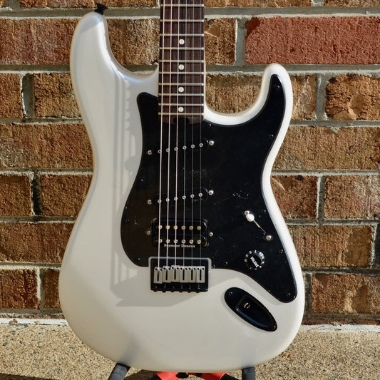 Charvel Jake E Lee Signature Pro-Mod So-Cal Style 1 HSS HT RW, Rosewood Fingerboard, Pearl White