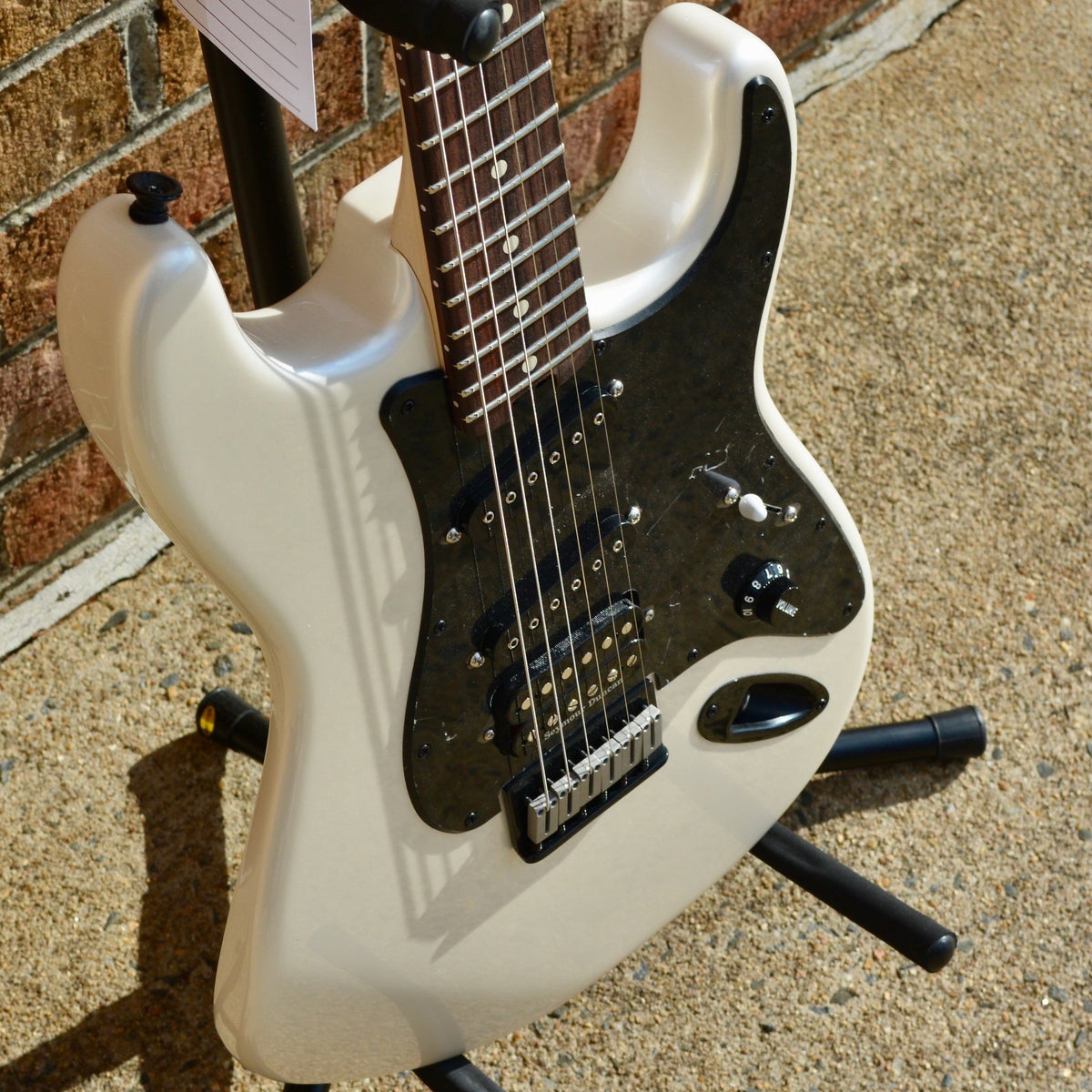 Charvel Jake E Lee Signature Pro-Mod So-Cal Style 1 HSS HT RW, Rosewood Fingerboard, Pearl White