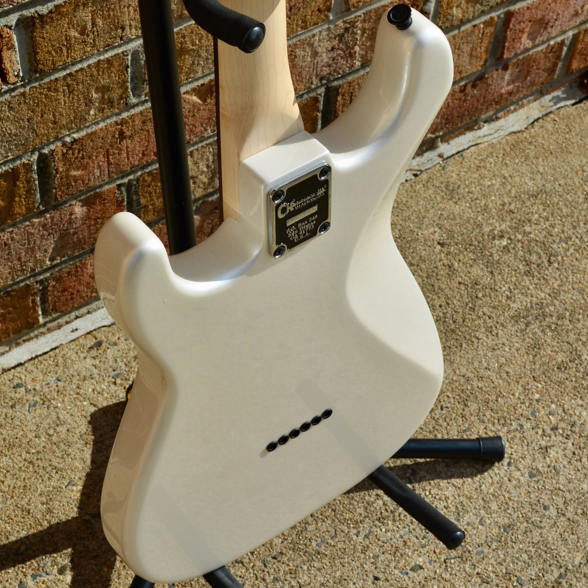 Charvel Jake E Lee Signature Pro-Mod So-Cal Style 1 HSS HT RW, Rosewood Fingerboard, Pearl White