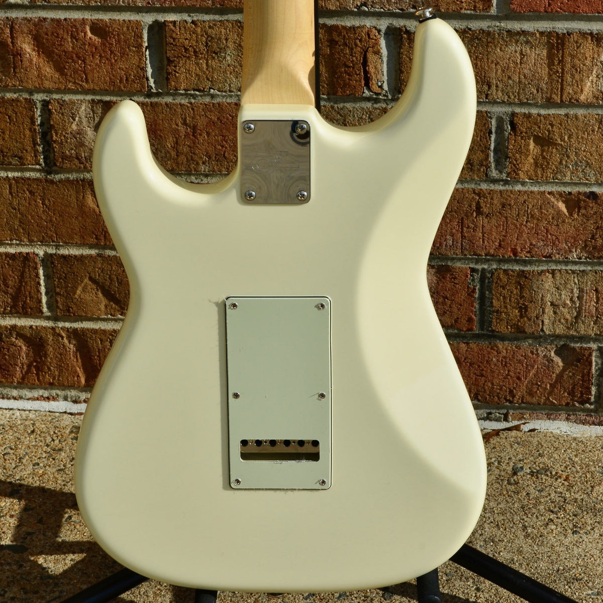 G&L Fullerton Deluxe Legacy Vintage White