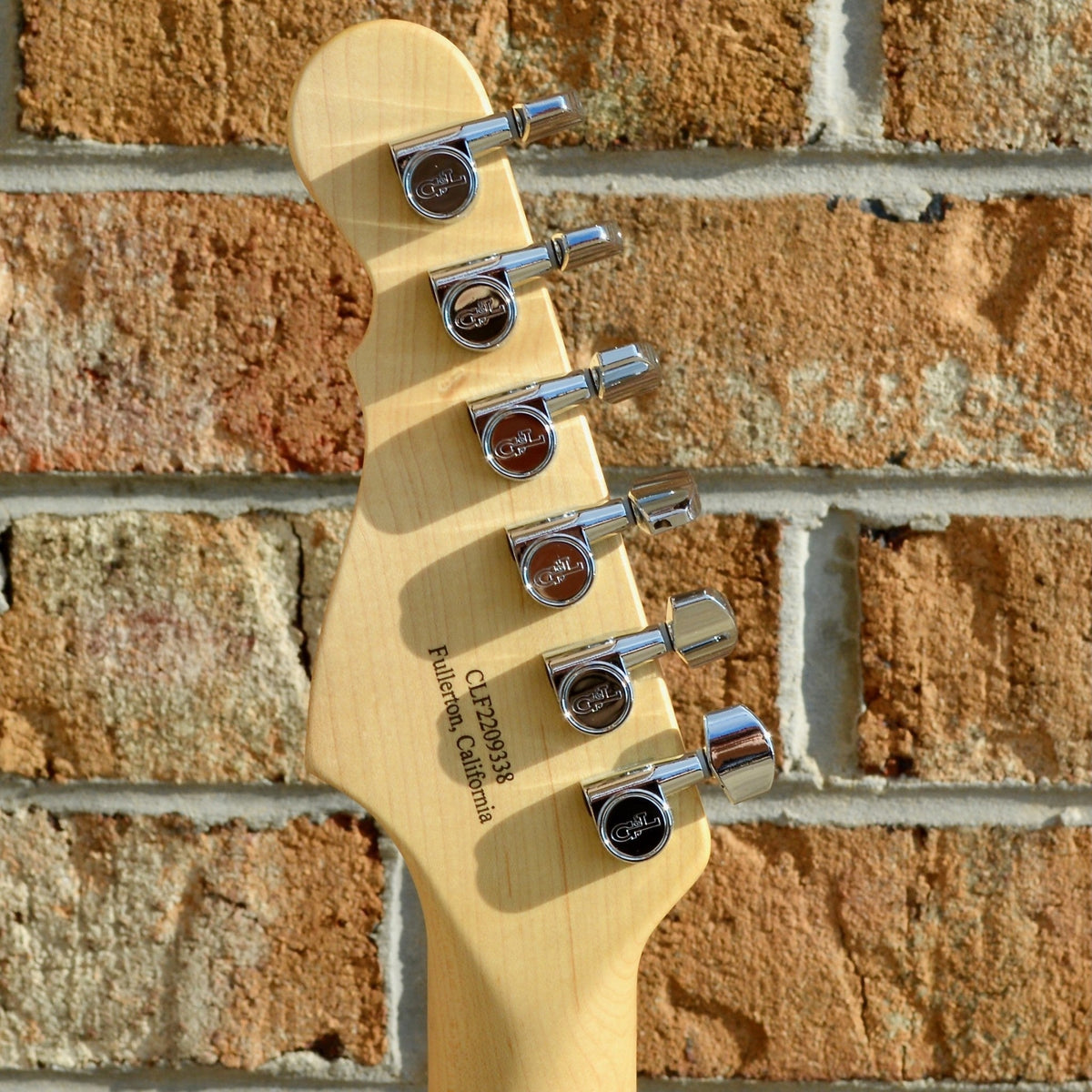 G&L Fullerton Deluxe Legacy Vintage White