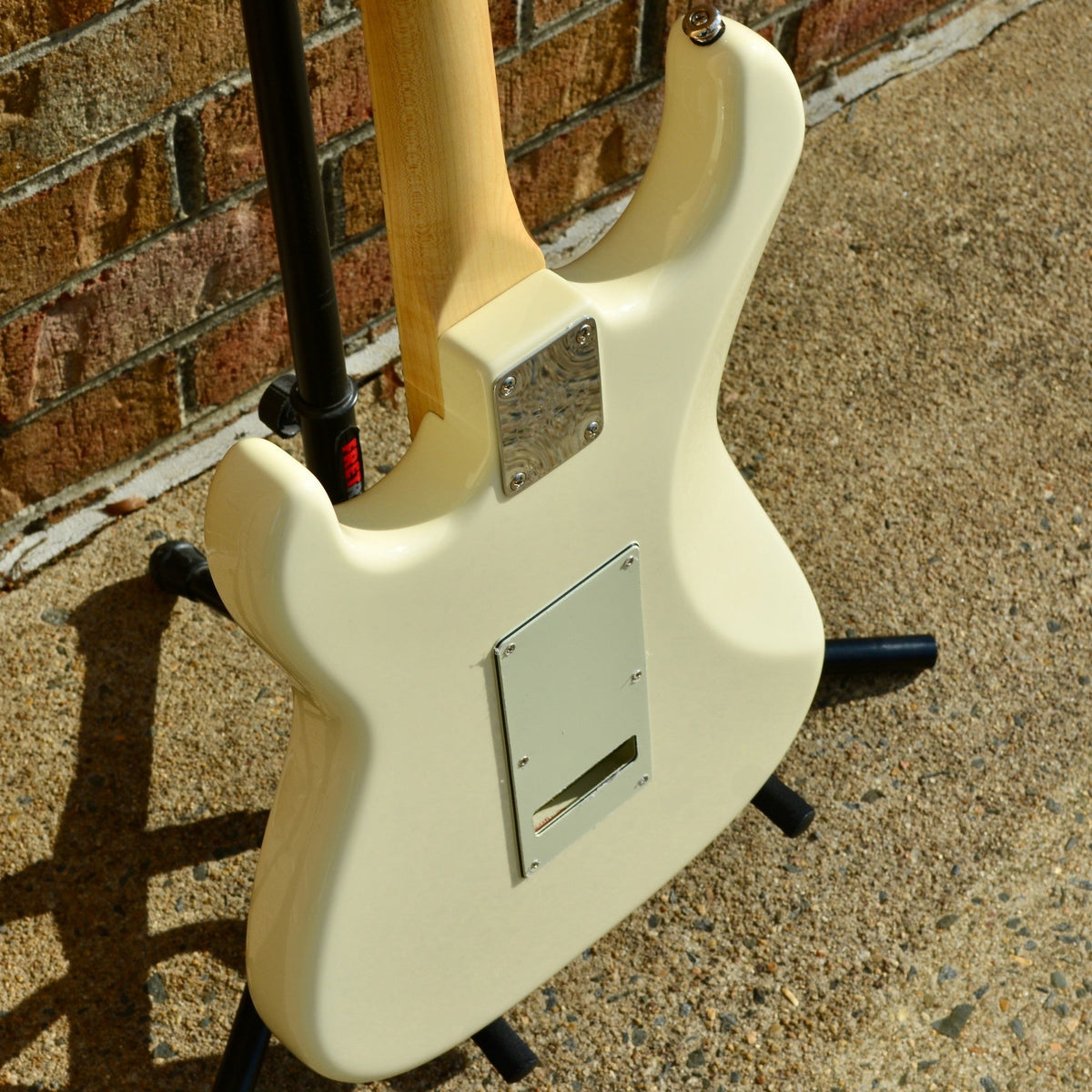 G&L Fullerton Deluxe Legacy Vintage White