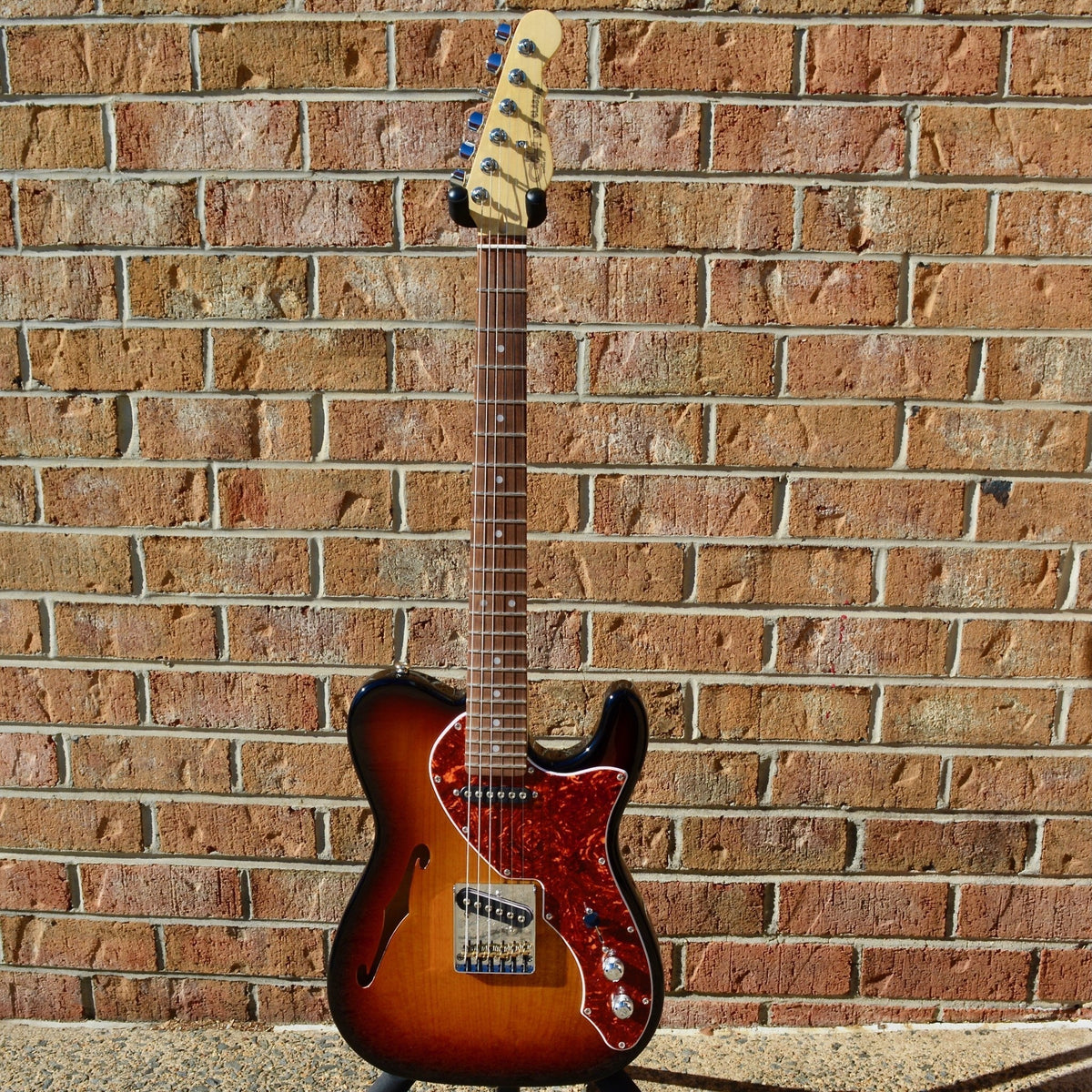 G&L ASAT Classic 3 Tone Sunburst