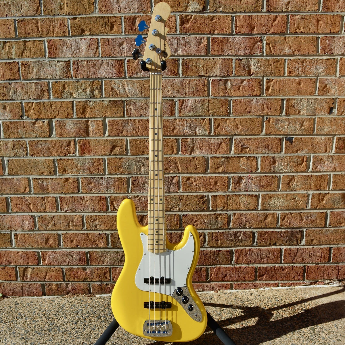 G&L JB Yellow Bass
