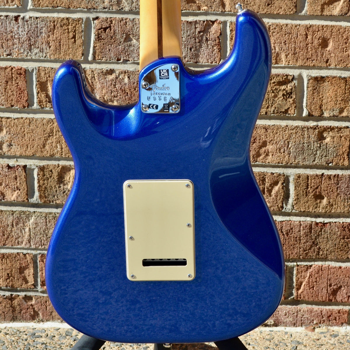 Fender American Ultra Stratocaster®, Maple Fingerboard, Cobra Blue