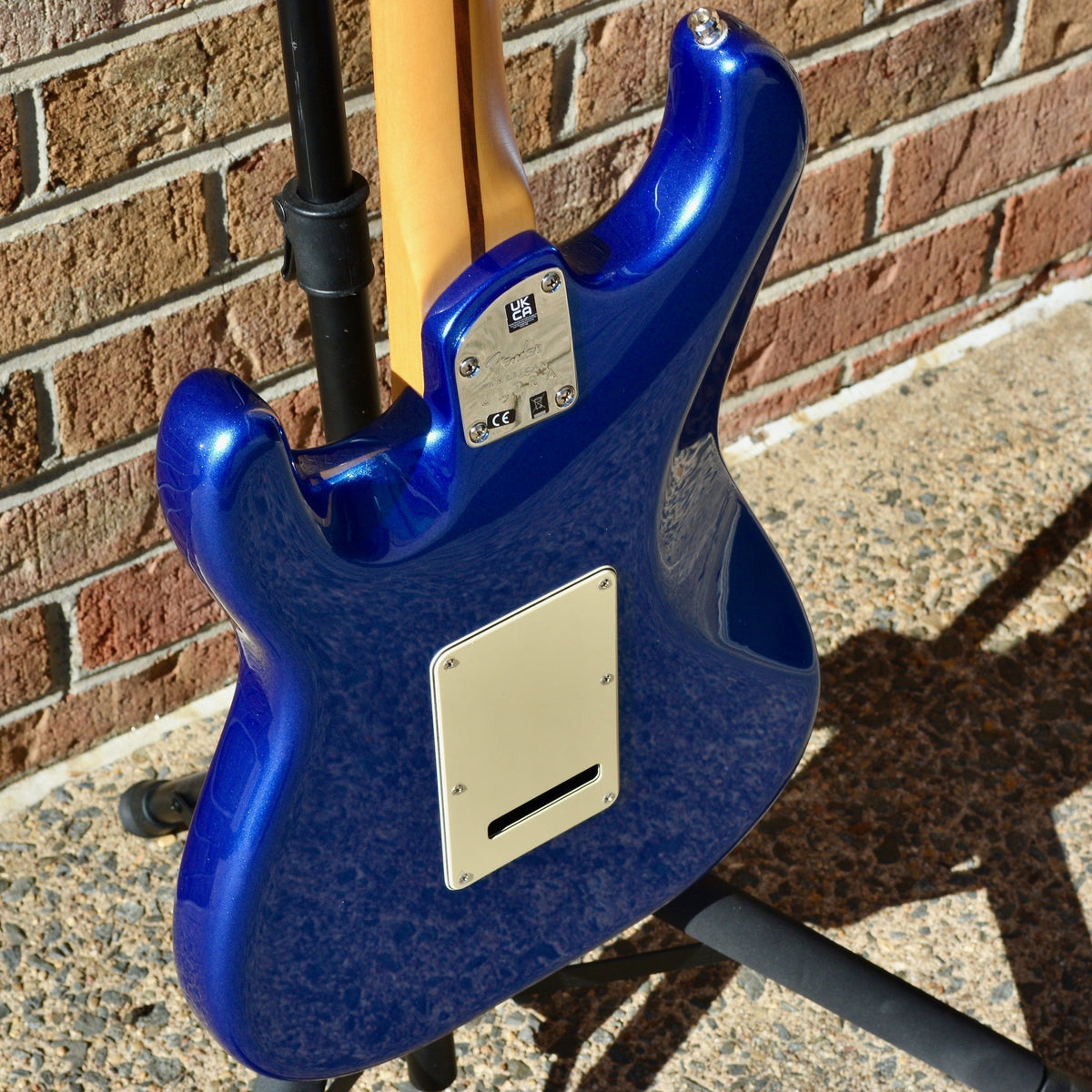 Fender American Ultra Stratocaster®, Maple Fingerboard, Cobra Blue