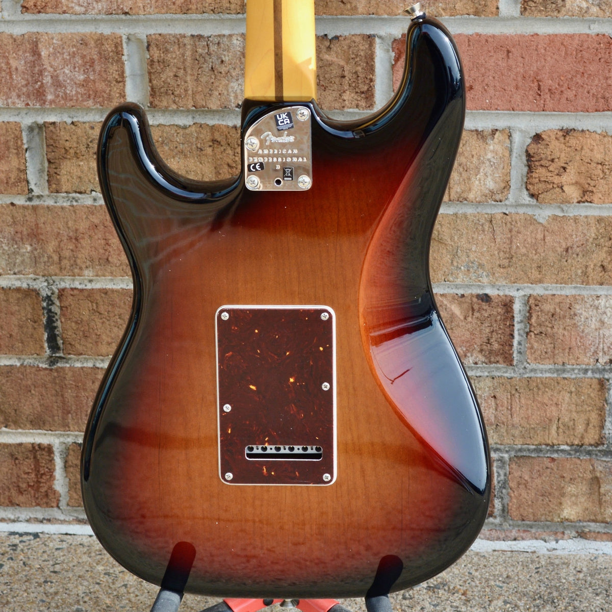 Fender American Professional II Stratocaster®, Maple Fingerboard, 3-Color Sunburst