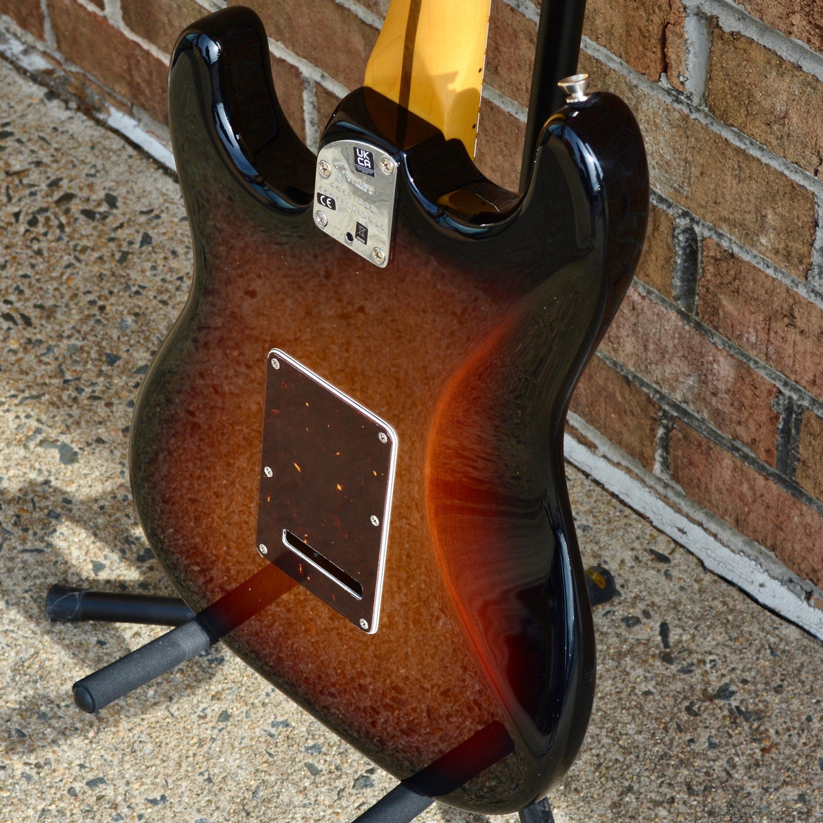 Fender American Professional II Stratocaster®, Maple Fingerboard, 3-Color Sunburst