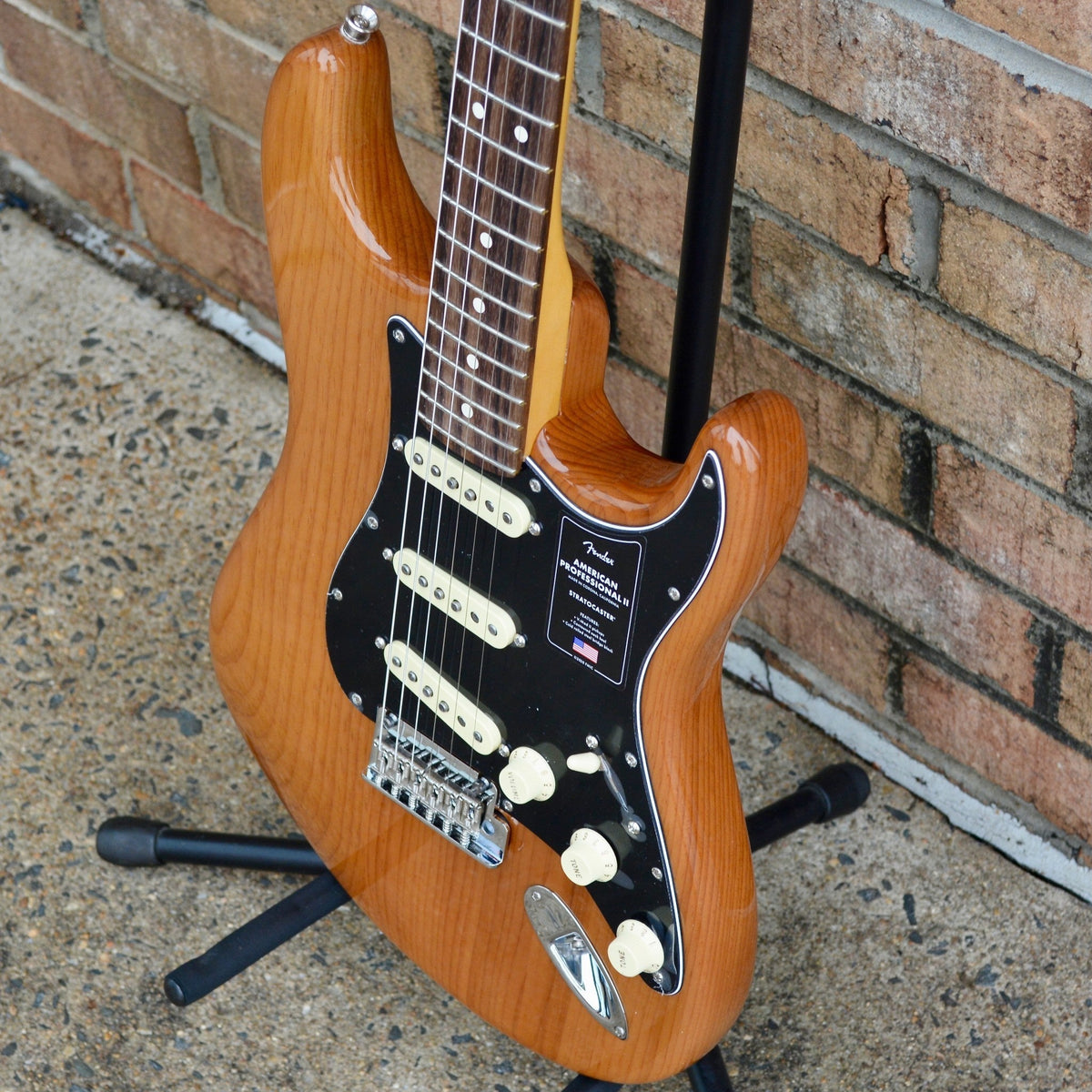 Fender American Professional II Stratocaster®, Rosewood Fingerboard, Roasted Pine