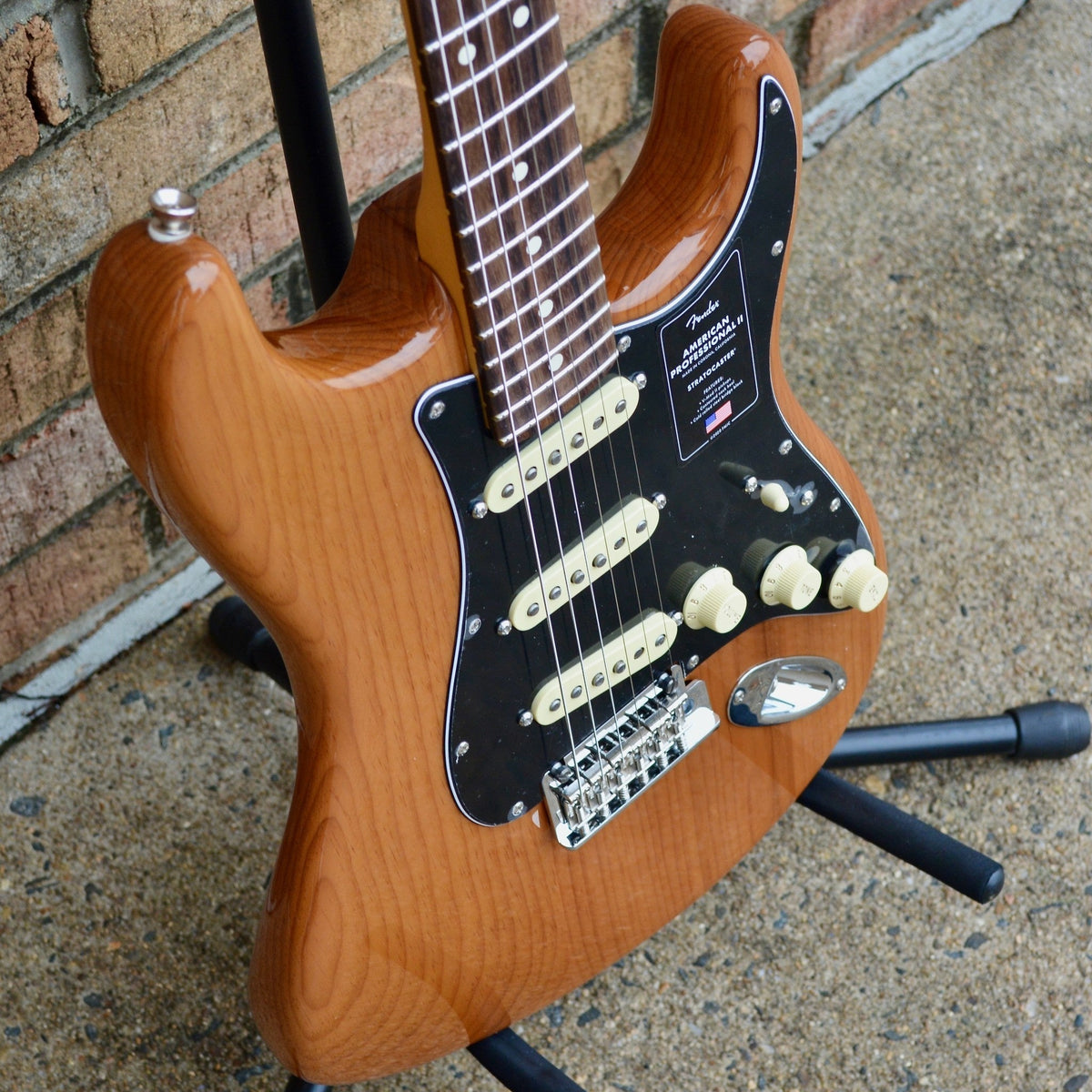 Fender American Professional II Stratocaster®, Rosewood Fingerboard, Roasted Pine