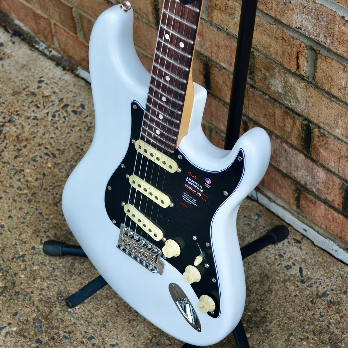 Fender American Performer Stratocaster®, Rosewood Fingerboard, Arctic White