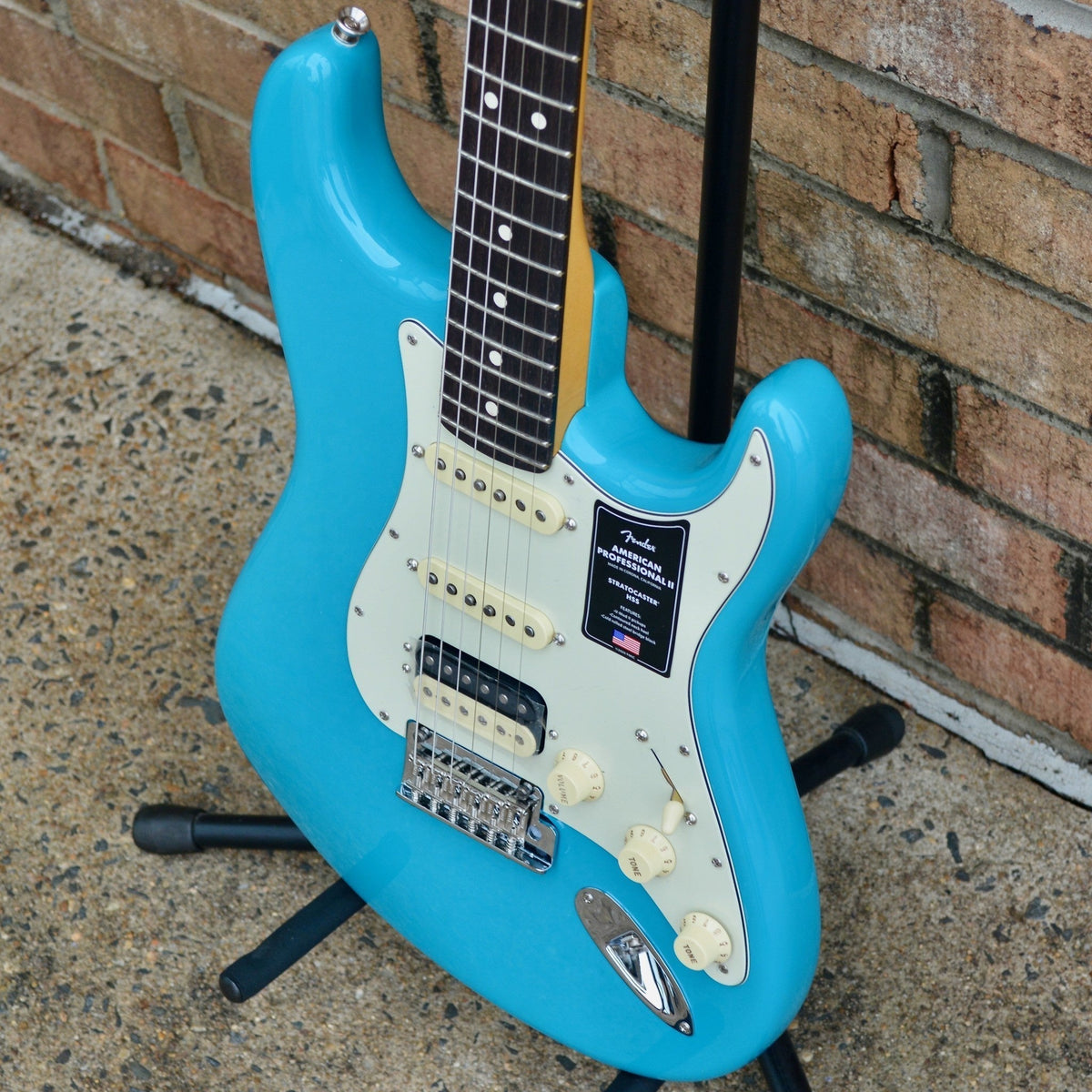 Fender American Professional II Stratocaster® HSS, Rosewood Fingerboard, Miami Blue