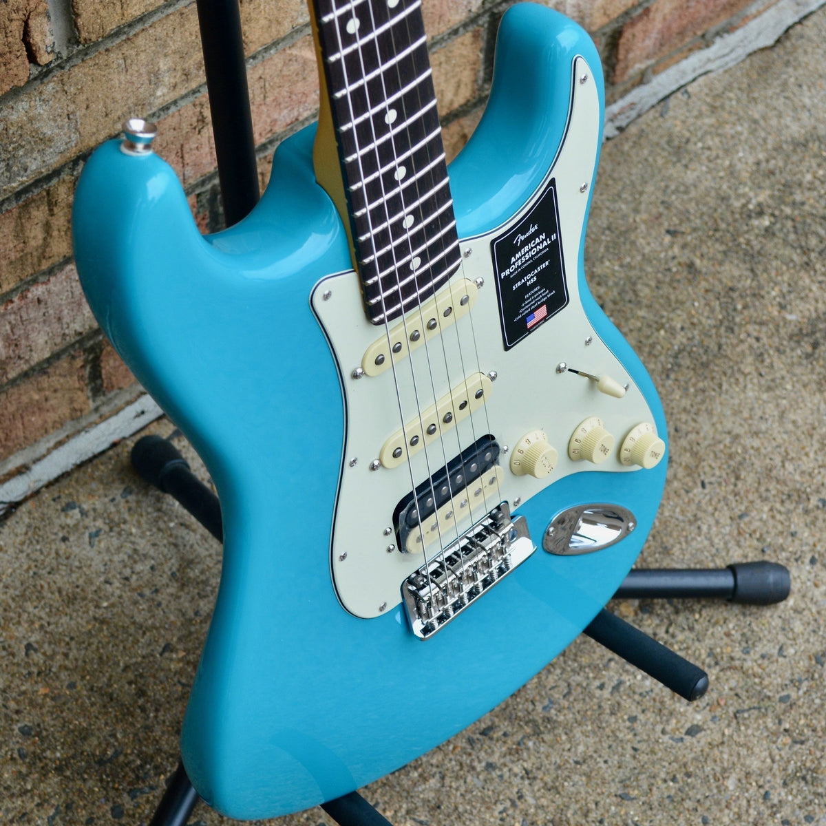 Fender American Professional II Stratocaster® HSS, Rosewood Fingerboard, Miami Blue