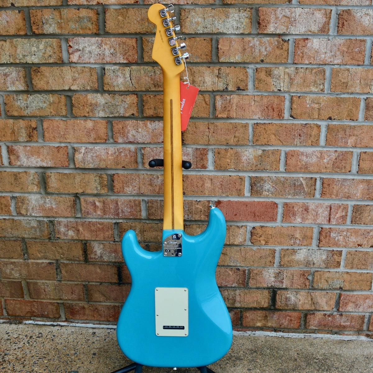 Fender American Professional II Stratocaster® HSS, Rosewood Fingerboard, Miami Blue